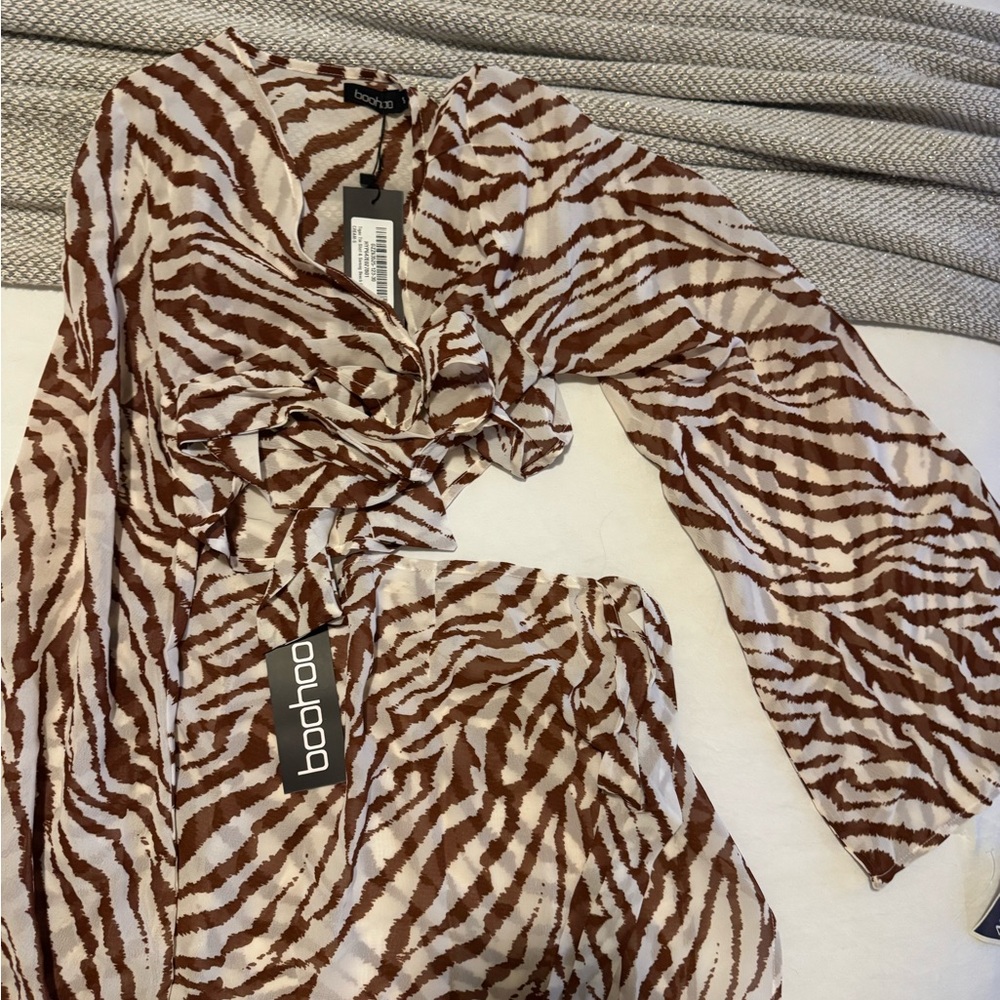 Boohoo Tiger 2 Piece Set